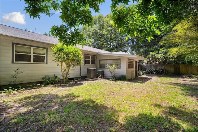 2852 Exter Dr, Mobile, AL 36606 - rear view of property with cooling unit