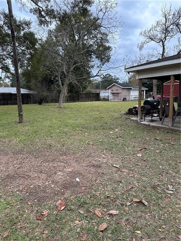 view of yard with a patio area