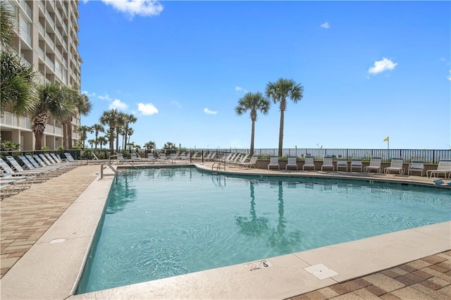 view of swimming pool