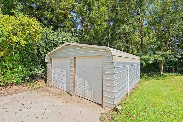 view of detached garage