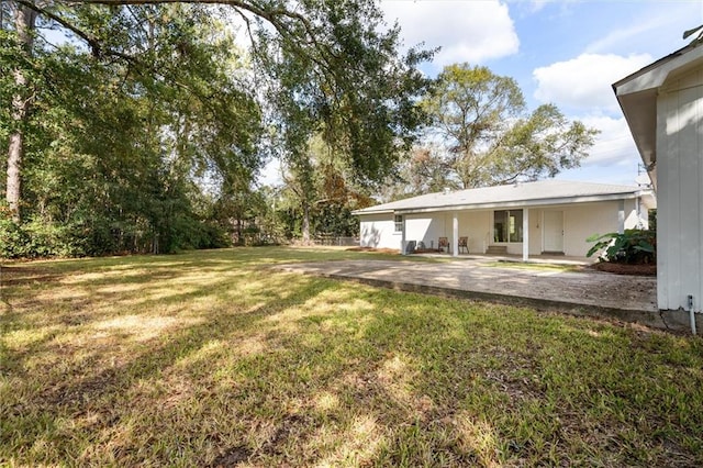 view of yard with a patio