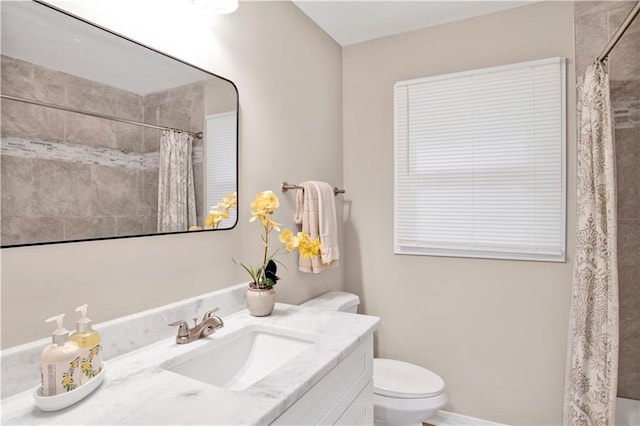 113 Hilltop Dr E, Mobile, AL 36608 - bathroom featuring toilet, vanity, a shower with curtain, and baseboards