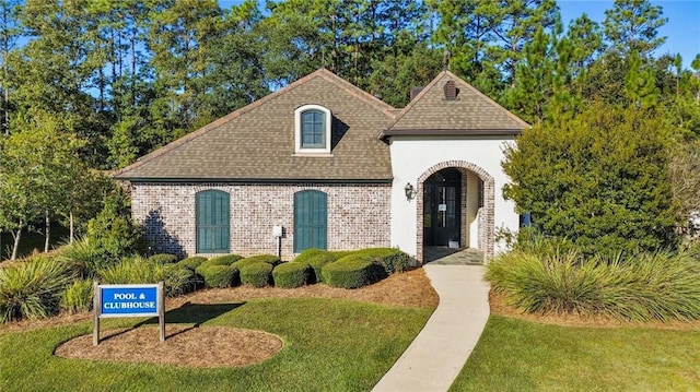 view of front of house with a front yard