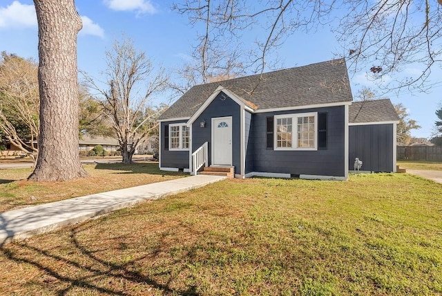 view of front of house featuring a front yard