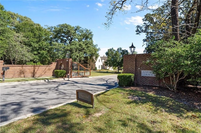 exterior space featuring a yard