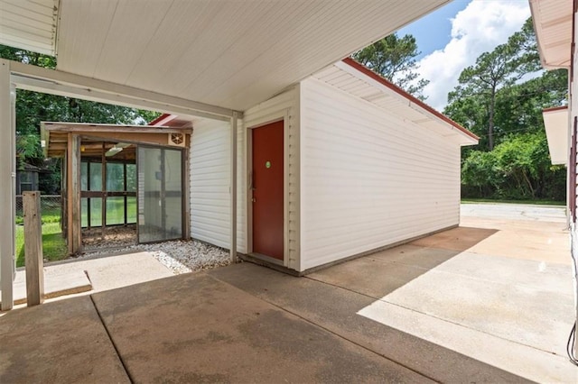 4221 Bay Front Rd, Mobile, AL 36605 - entrance to property featuring a patio area