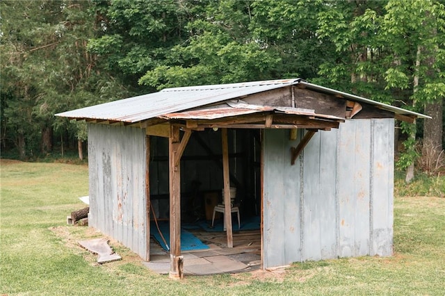 view of outdoor structure featuring an outdoor structure