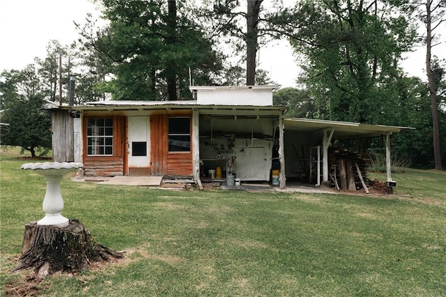 view of outbuilding