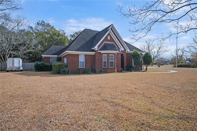 view of front of property with a front yard