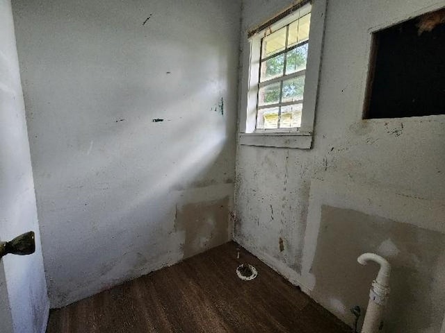 2805 Banks Ave, Mobile, AL 36617 - bathroom featuring wood finished floors