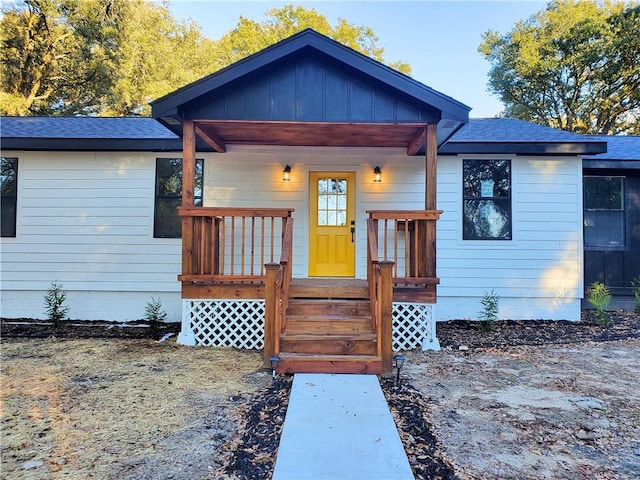 bungalow-style home featuring covered porch