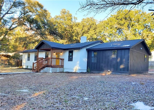 view of front of property