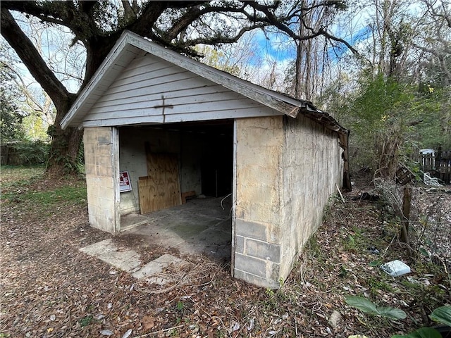 view of outdoor structure