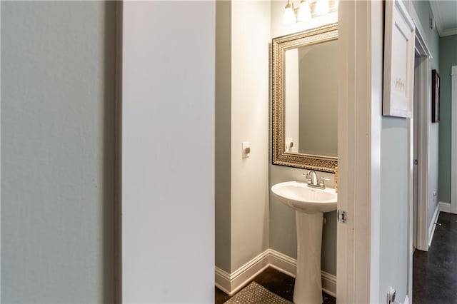 bathroom featuring sink