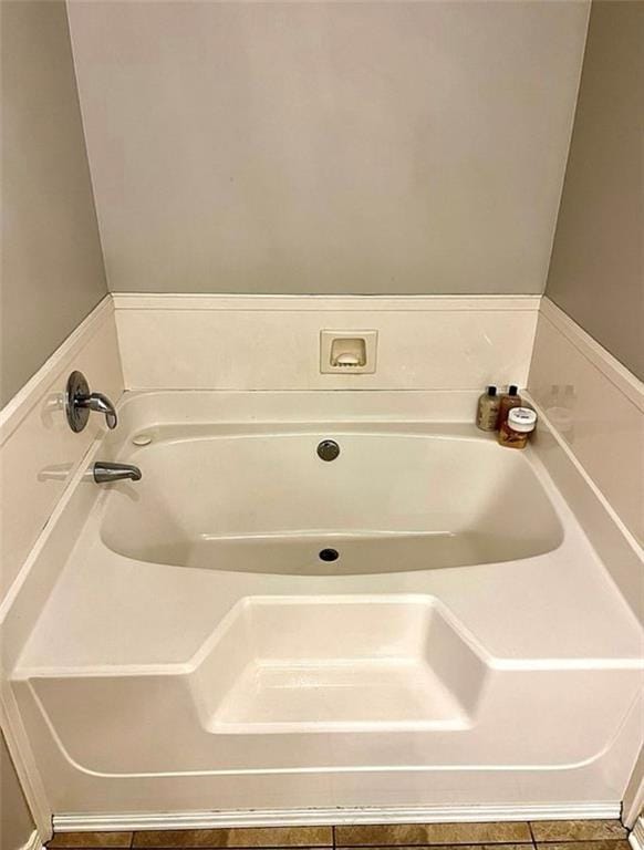 8653 Rosalene St E, Grand Bay, AL 36541 - full bathroom featuring a bath