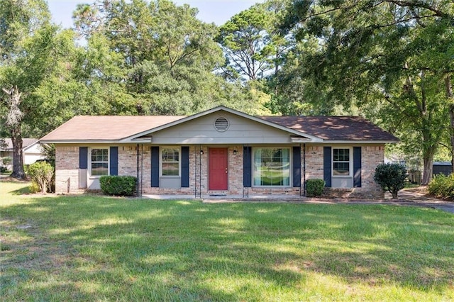 3914 Blue Gill Cir, Mobile, AL 36619 - ranch-style home featuring a front lawn and brick siding
