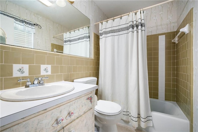 4205 Chesterfield Dr N, Mobile, AL 36618 - full bath featuring toilet, vanity, tile walls, shower / bath combination with curtain, and backsplash