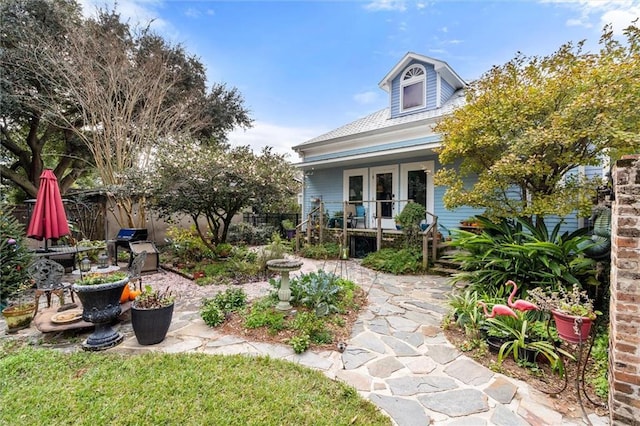 view of yard with a patio