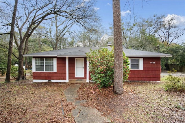 single story home featuring crawl space