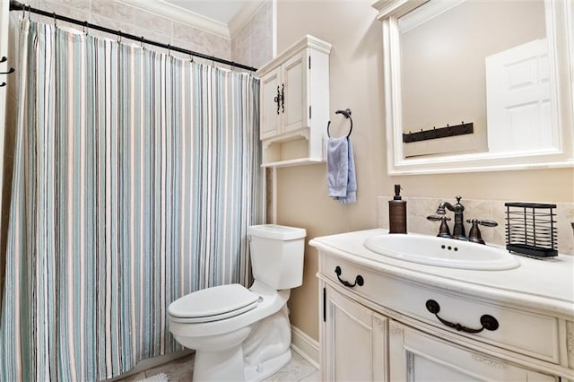bathroom with curtained shower, toilet, and vanity