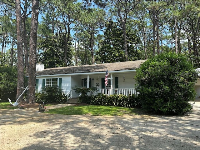 view of front of property featuring a porch