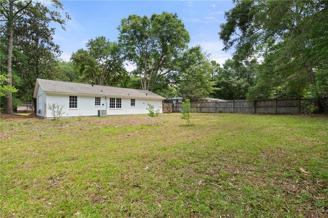 912 David Langan Dr W, Mobile, AL 36608 - view of yard featuring view of wooded area