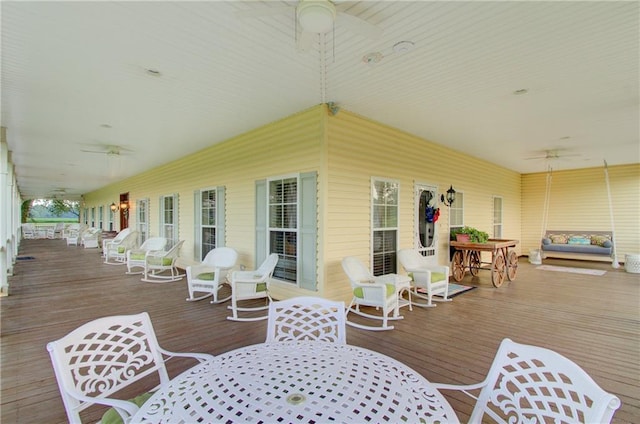 deck with ceiling fan