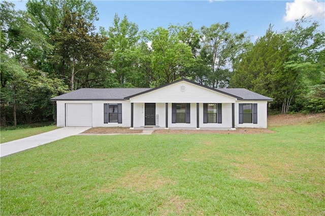 1513 Carlisle Dr W, Mobile, AL 36618 - ranch-style home featuring an attached garage, concrete driveway, a front yard, view of wooded area, and a porch