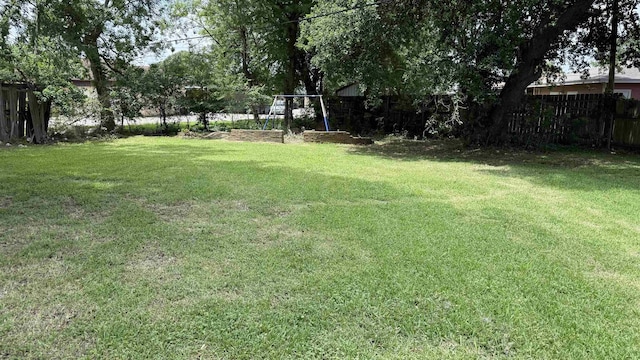 4011 Everglades Ave, Port Arthur, TX 77642 - view of yard
