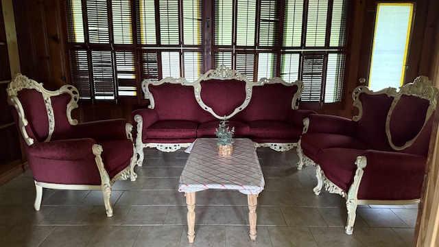 4011 Everglades Ave, Port Arthur, TX 77642 - living room featuring tile patterned floors
