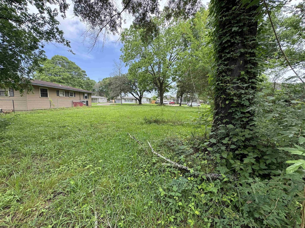 8465 Frazier Dr, Beaumont, TX 77707