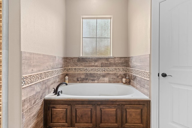 8395 Carrie Ln, Beaumont, TX 77713 - full bath with a bath
