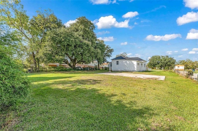 view of yard with a patio area