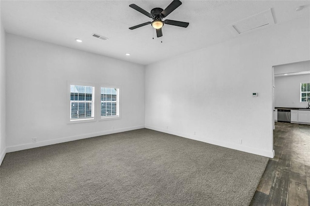 unfurnished room featuring ceiling fan