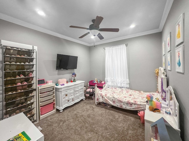 bedroom with carpet floors, recessed lighting, crown molding, and a ceiling fan