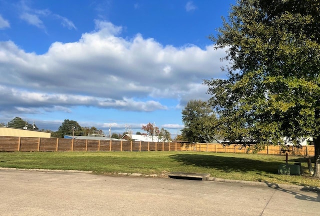 605 Alexandria Ln, Bridge City, TX 77611
