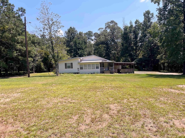 view of front of house with a front yard