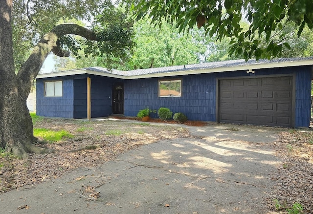 545 Gardenia Ave, Orange, TX 77630 - photo 1