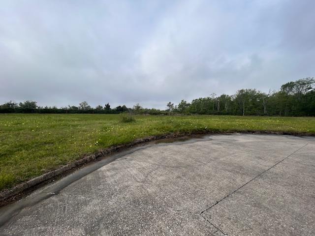 7555 Coral Crk, Beaumont, TX 77707