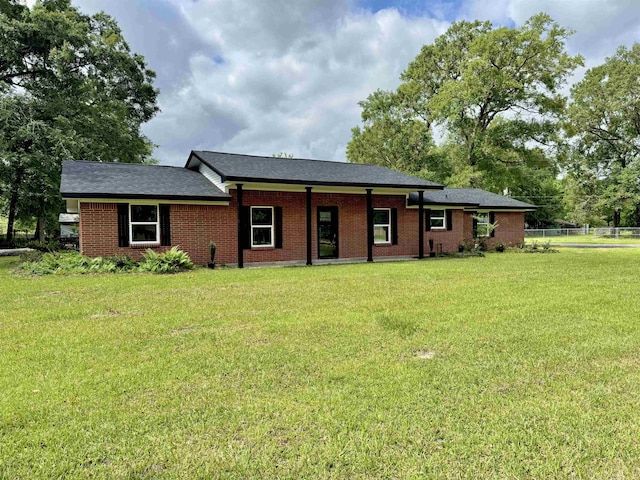 13595 Rolling Hills Dr, Beaumont, TX 77713 - view of front of property with brick siding