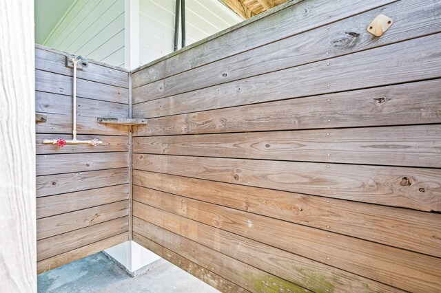 981 S S Gtwy, Crystal Beach, TX 77650 - exterior view
