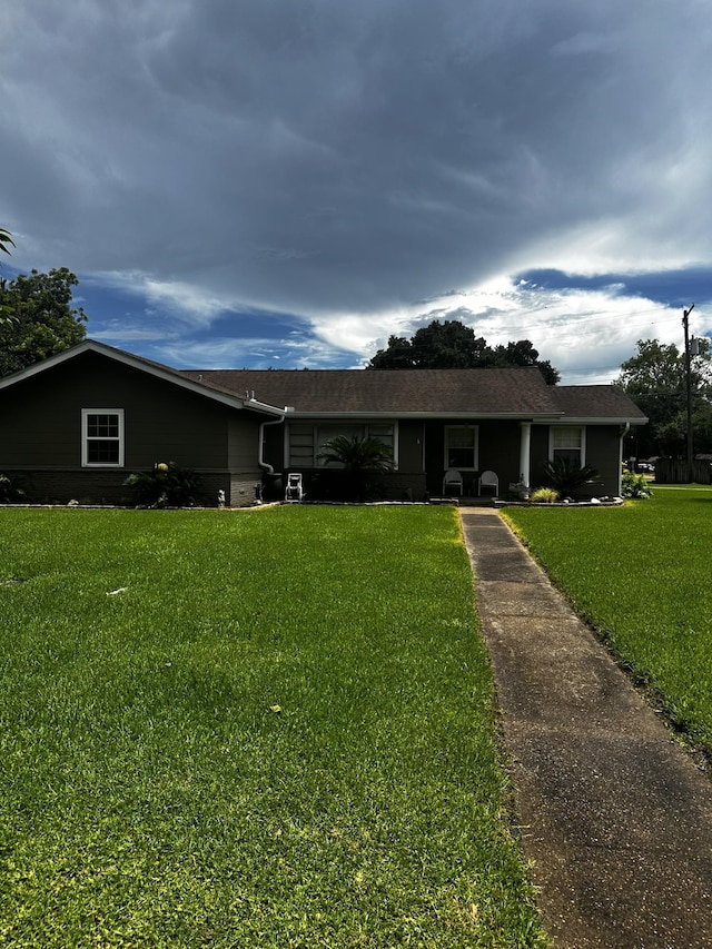 2923 W Chicago Ave, Nederland, TX 77627 - photo 1