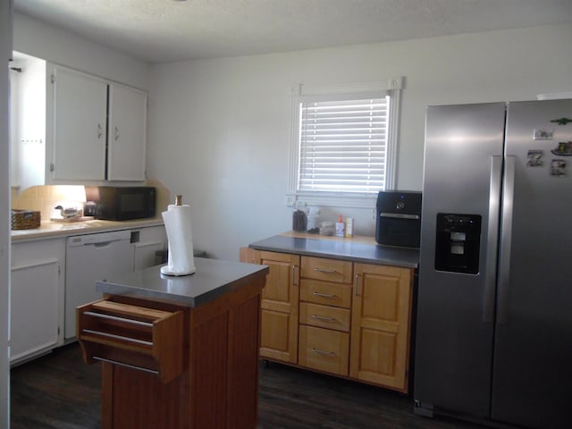 kitchen with tasteful backsplash, dishwasher, dark wood-type flooring, black microwave, and stainless steel refrigerator with ice dispenser