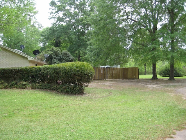 101 Locust Ln, Village Mills, TX 77663 - view of yard