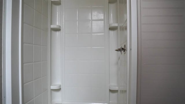 bathroom featuring walk in shower