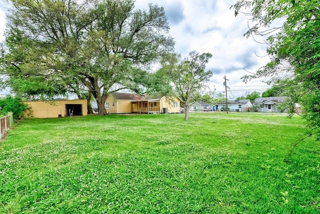 3500 32nd St, Port Arthur, TX 77642 - view of yard