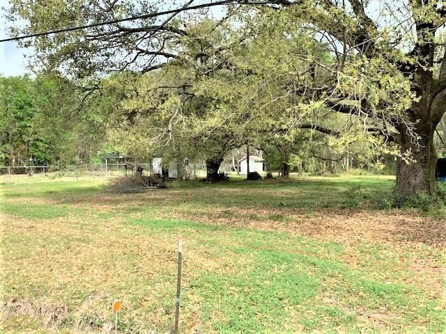 Listing photo 2 for 16024 Ih 10, Vidor TX 77662