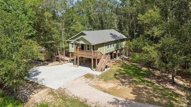 view of front of house featuring a carport