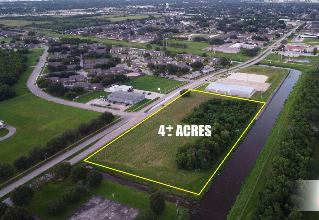 4000 Jimmy Johnson, Port Arthur, TX 77642 - photo 2
