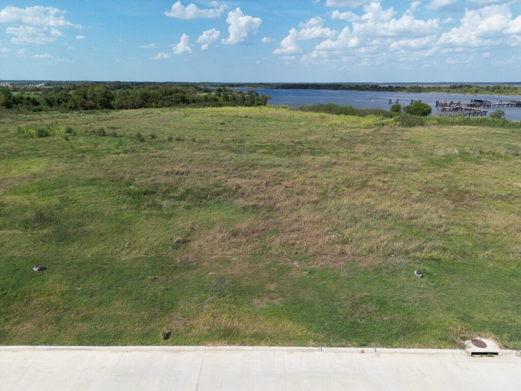 1416 Matthew Ave, Port Neches, TX 77651